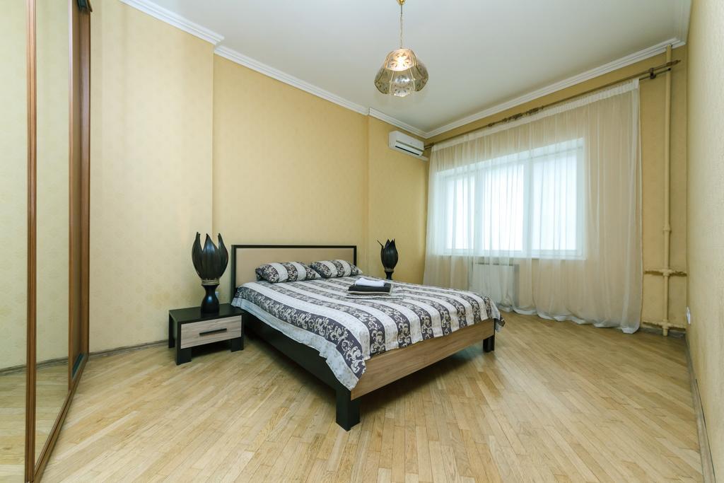Apartment On Khreshchatyk Kiev Buitenkant foto